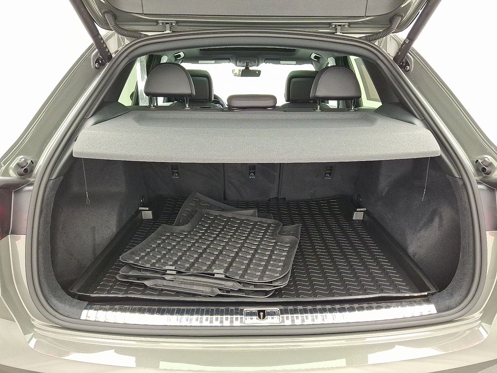 Thumbnail: 2024 Audi Q3 - 28