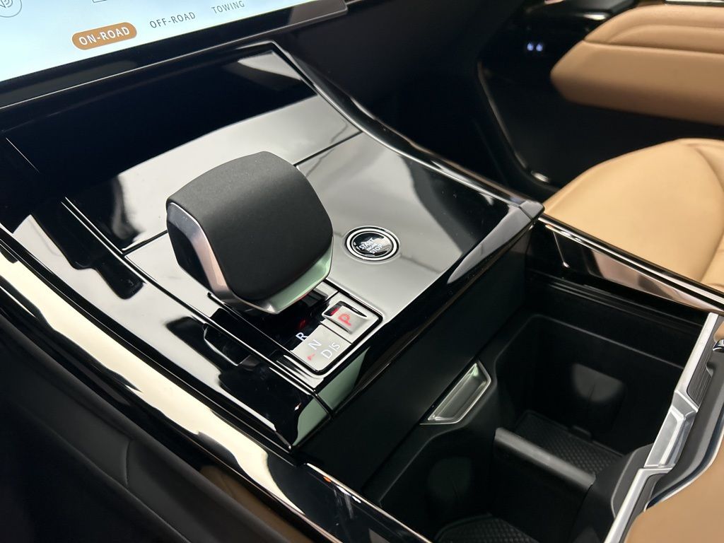 Thumbnail: 2026 Land Rover Range Rover Sport - 19