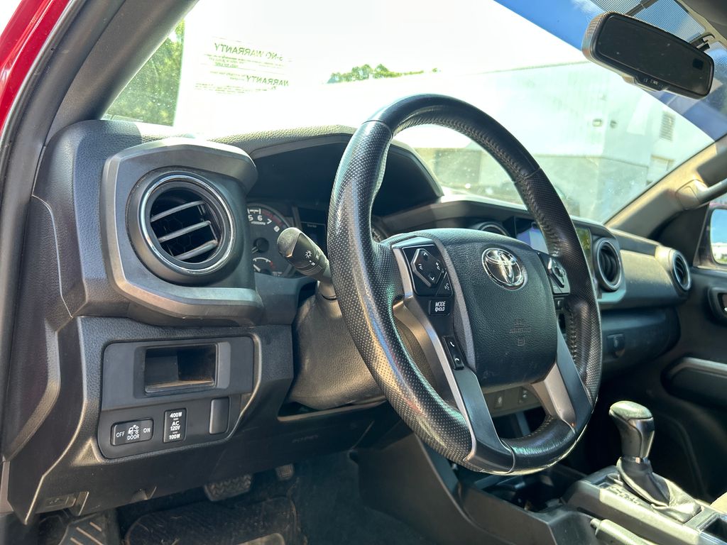 Used 2016  Toyota  image 8