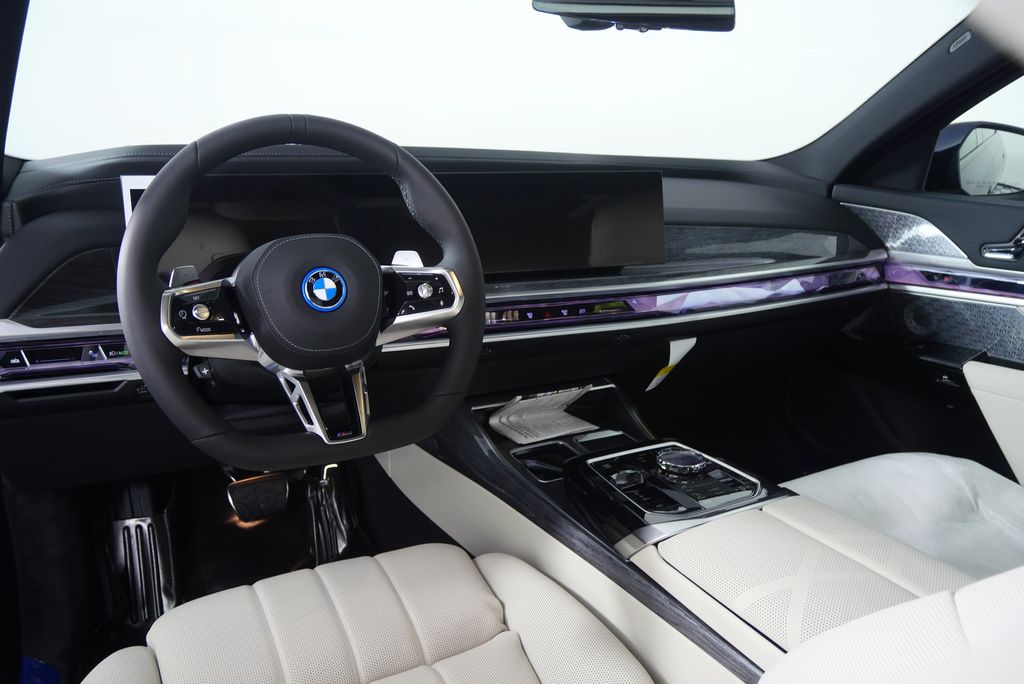 Thumbnail: 2026 BMW 7 Series - 19