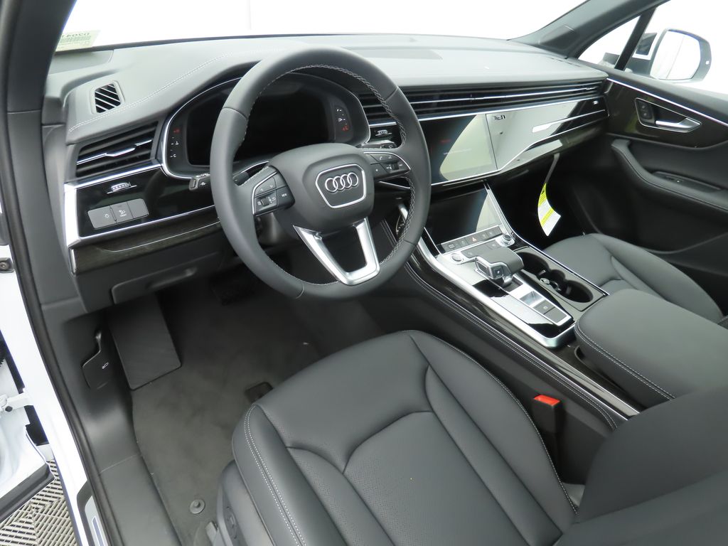 2025 Audi Q7  10