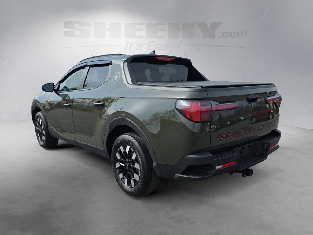 Used 2025 Green Hyundai SEL image 11