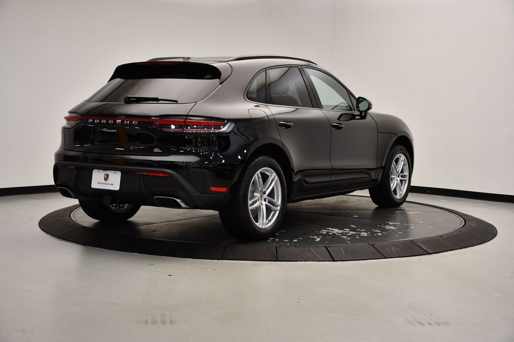 Thumbnail: 2025 Porsche Macan - 5