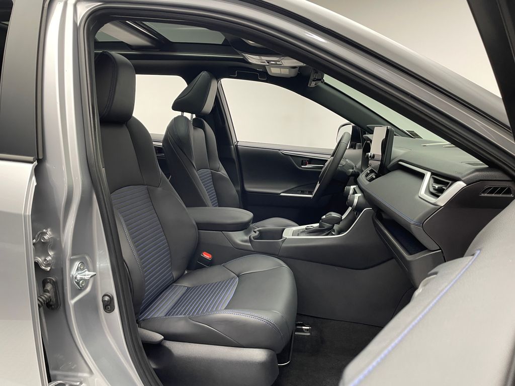 Thumbnail: 2025 Toyota RAV4 - 18