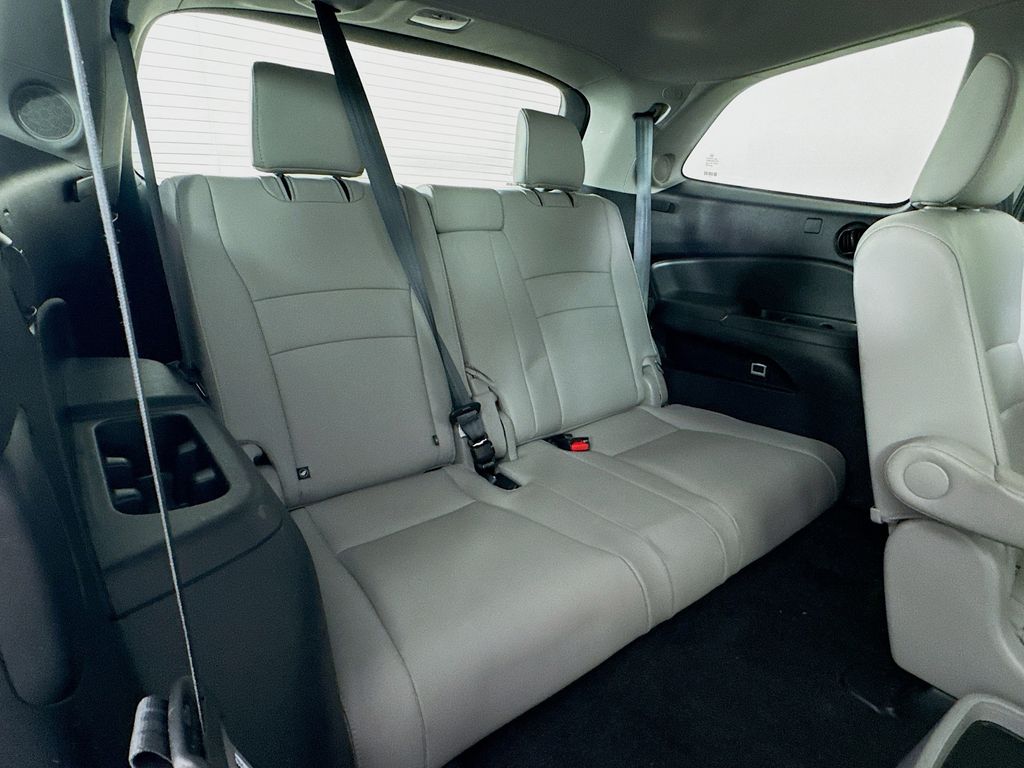 Used Car 2020 Honda Pilot  Touring For Sale Under $30,000 In Austin, Texas