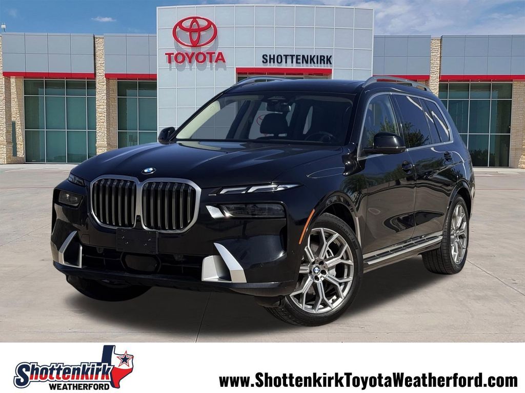 2023 BMW X7 xDrive40i's photo