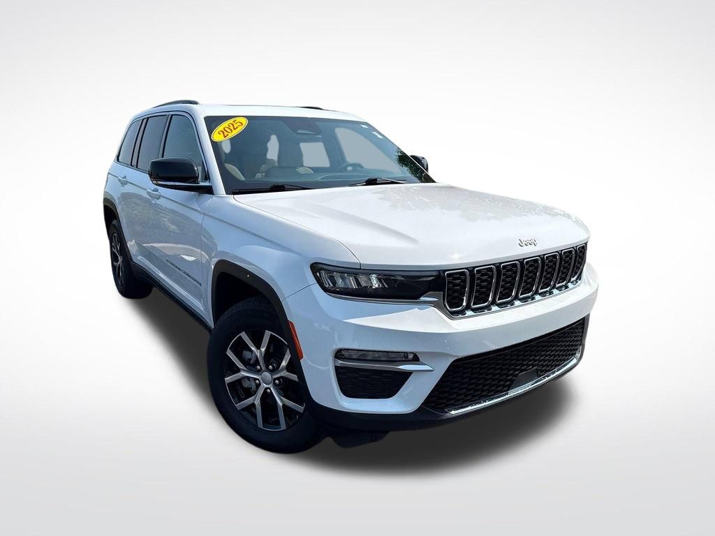 Bright White Clearcoat 2025 Jeep Grand Cherokee SUV / Crossover Four-Wheel Drive 8-Speed Automatic