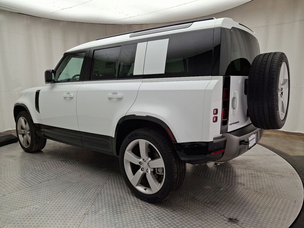 2025 Land Rover Defender 110 4