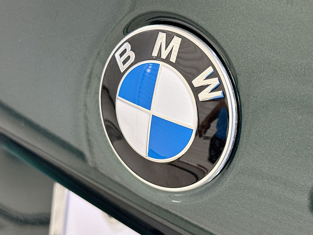 Thumbnail: 2027 BMW M5 - 22