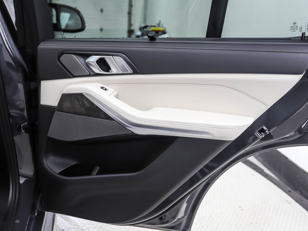 Thumbnail: 2026 BMW X5 - 26