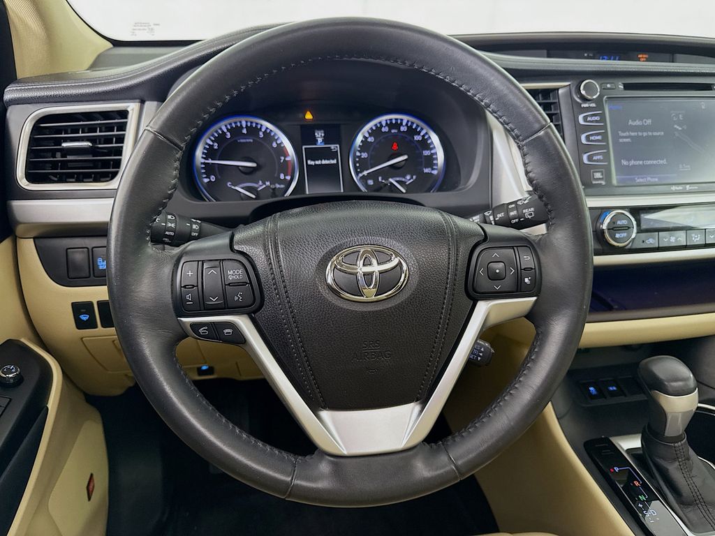 Thumbnail: 2014 Toyota Highlander - 11