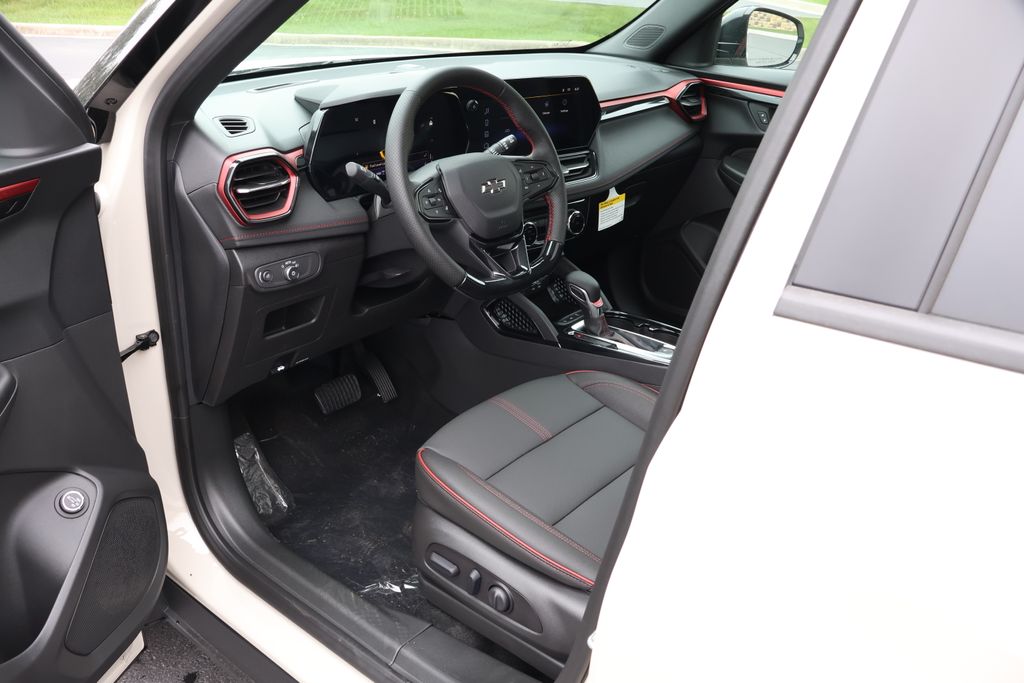 Thumbnail: 2026 Chevrolet TrailBlazer - 13