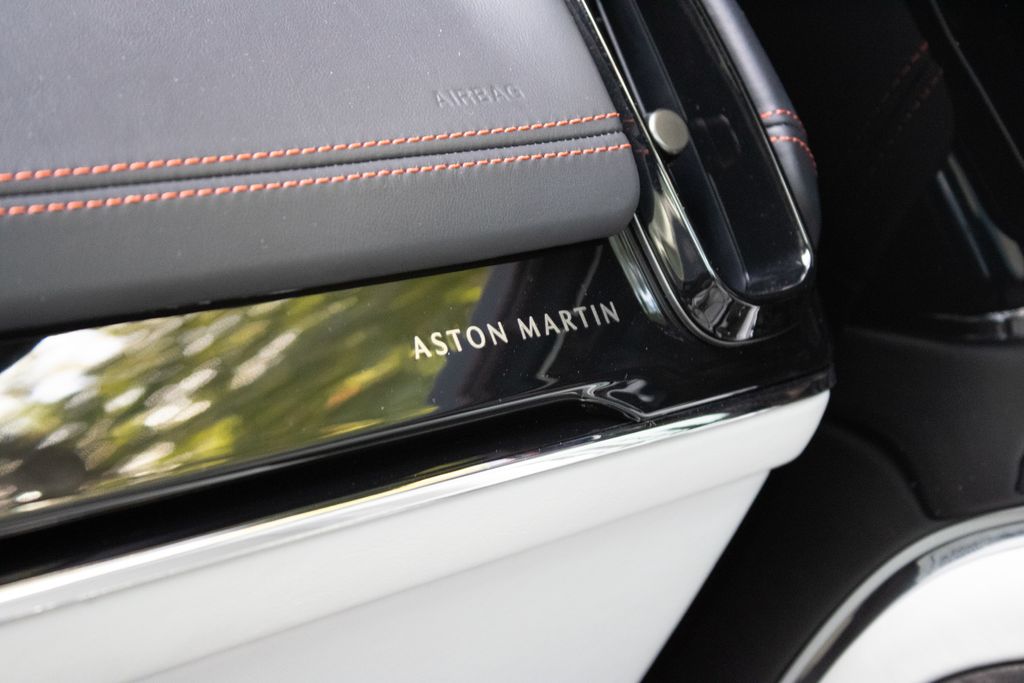 2025 Aston Martin DBX 707 - Photo 28