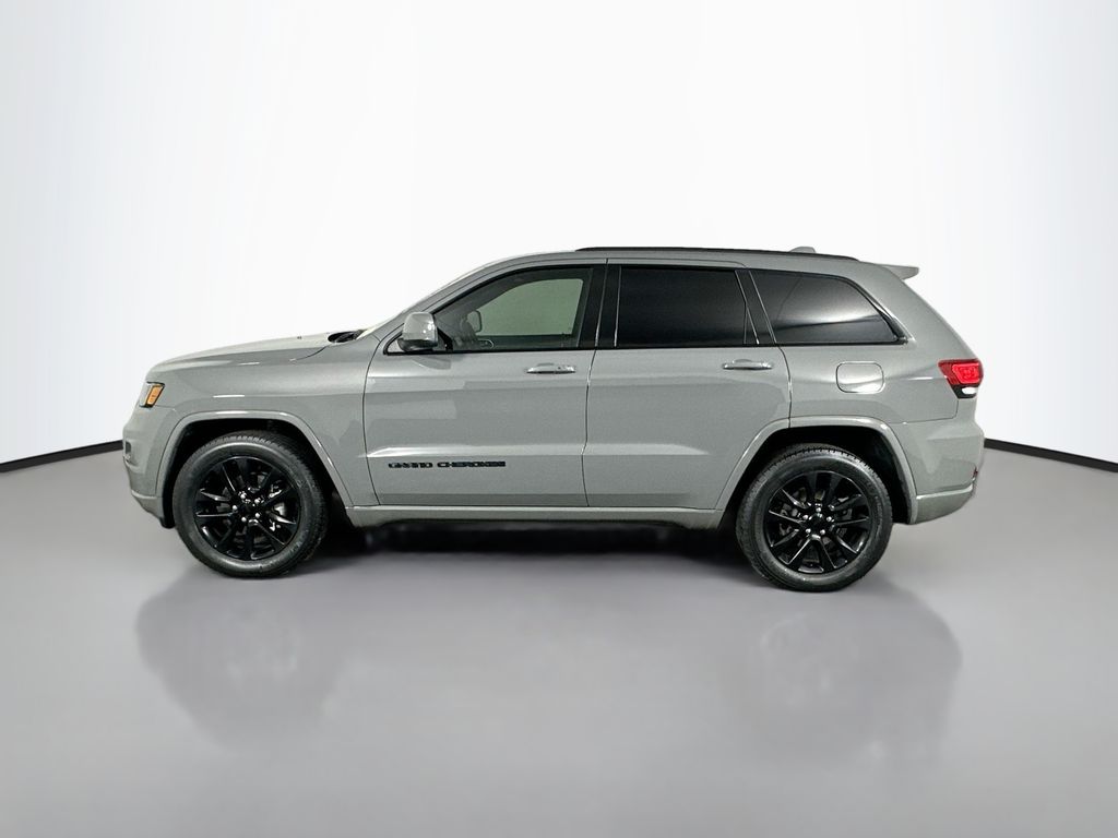 Used 2019 Gray Jeep Altitude image 4