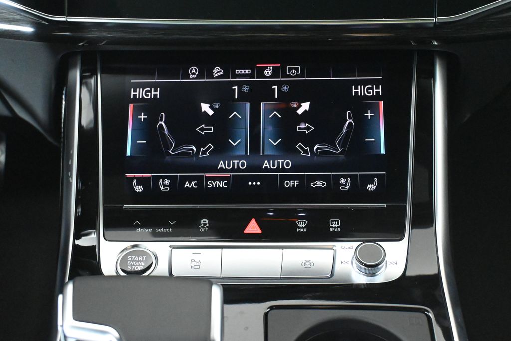 Thumbnail: 2026 Audi Q8 - 18