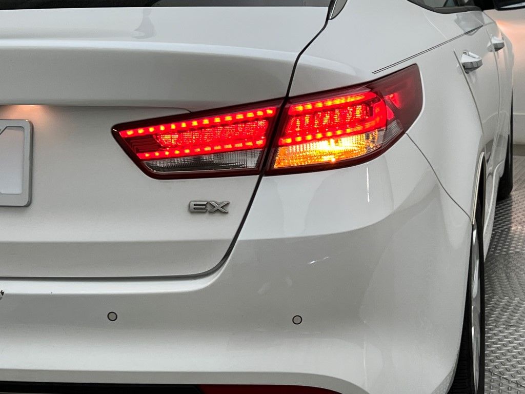 Thumbnail: 2018 Kia Optima - 9