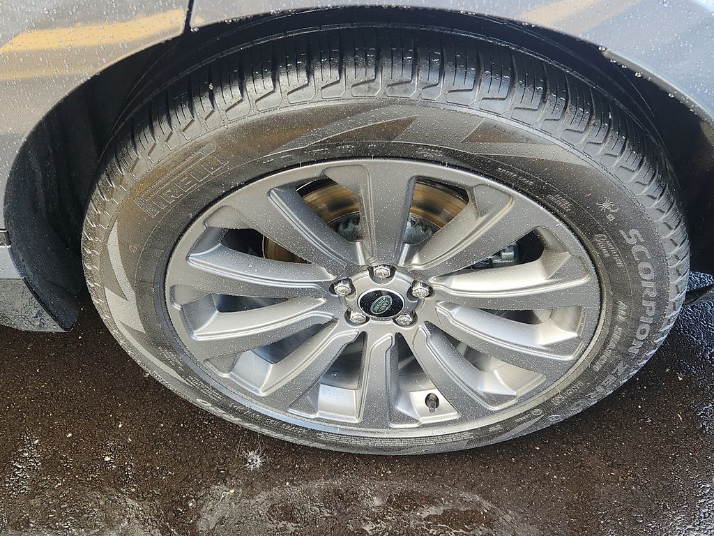 Thumbnail: 2022 Land Rover Range Rover Velar - 8