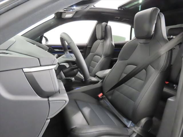 Thumbnail: 2025 Porsche Macan - 5