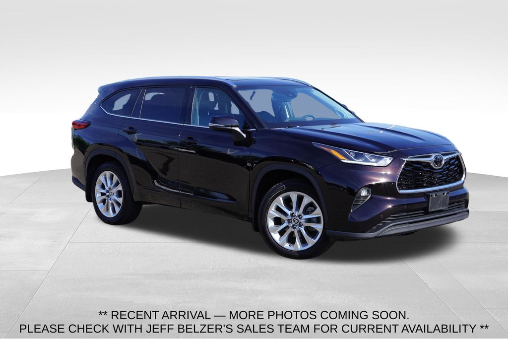 Opulent Amber 2022 Toyota Highlander Limited AWD SUV / Crossover All-Wheel Drive 8-Speed Automatic