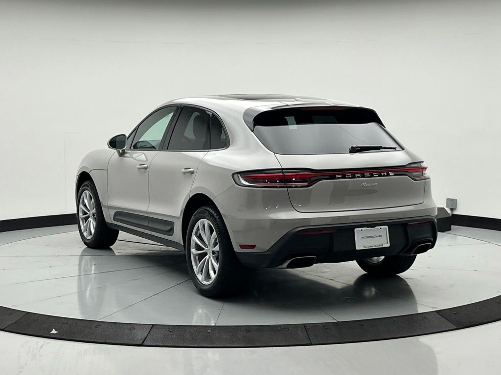 Thumbnail: 2026 Porsche Macan - 3