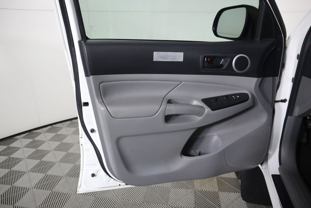 2012 Toyota Tacoma PreRunner 23