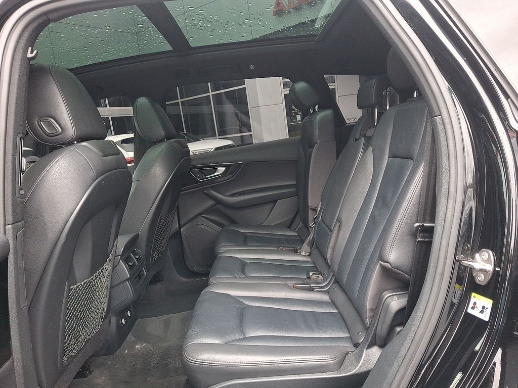 Thumbnail: 2019 Audi Q7 - 10