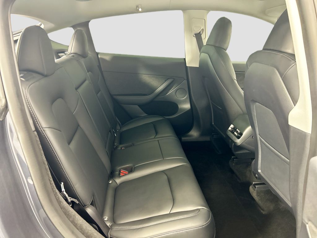 Thumbnail: 2022 Tesla Model Y - 21