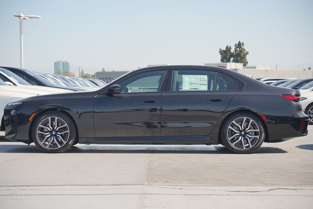 2025 BMW i7 xDrive60 4