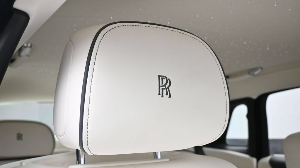 Certified Used 2022 White Rolls-Royce  image 10