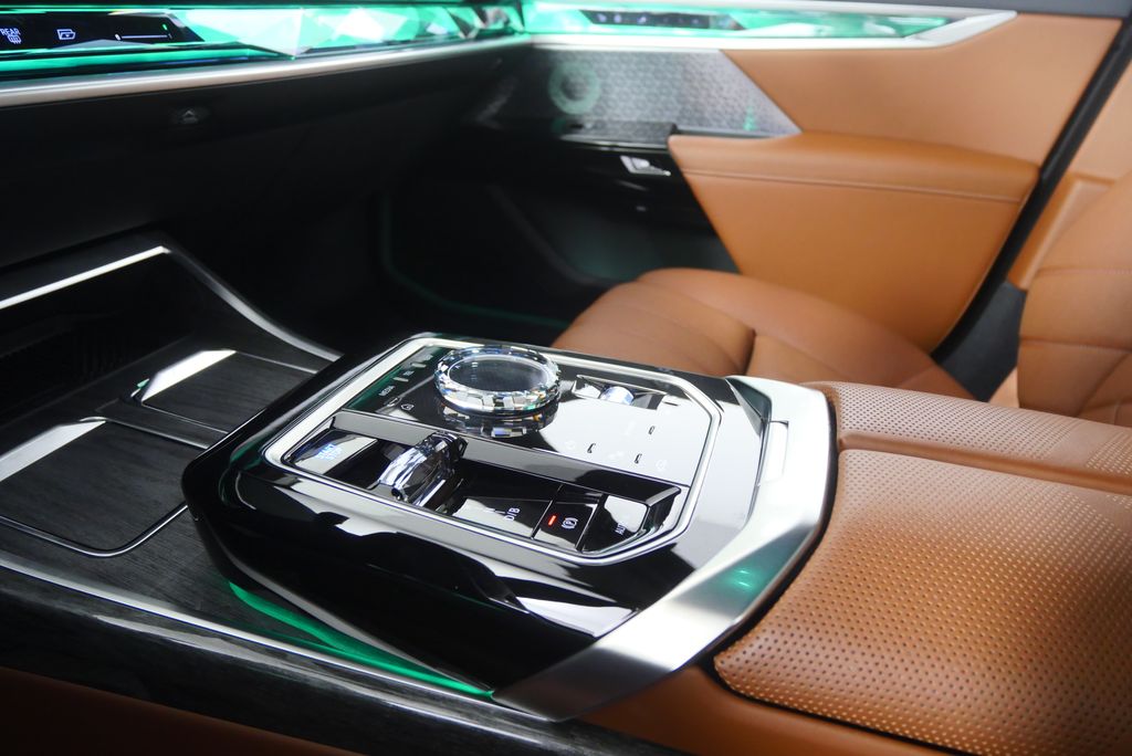 Thumbnail: 2025 BMW i7 - 26