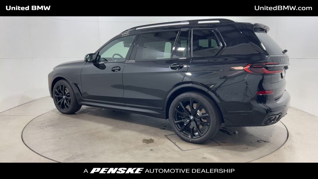 2025 BMW X7 M60i 6