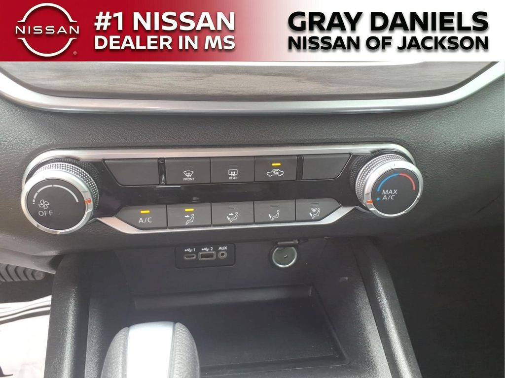 Used 2025 Nissan Altima Sedan