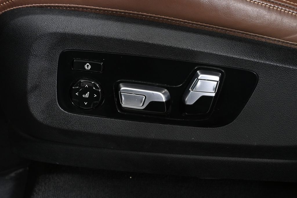 Thumbnail: 2021 BMW X6 - 28