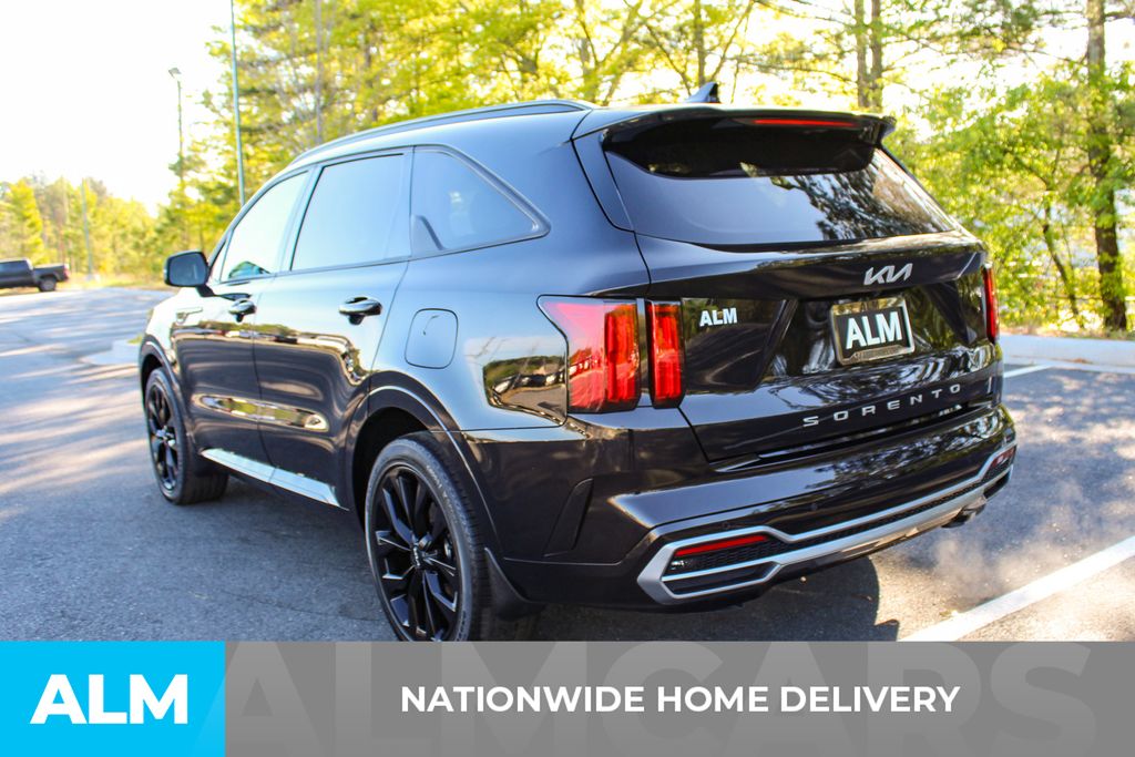 Used 2022 Black Kia SX image 4