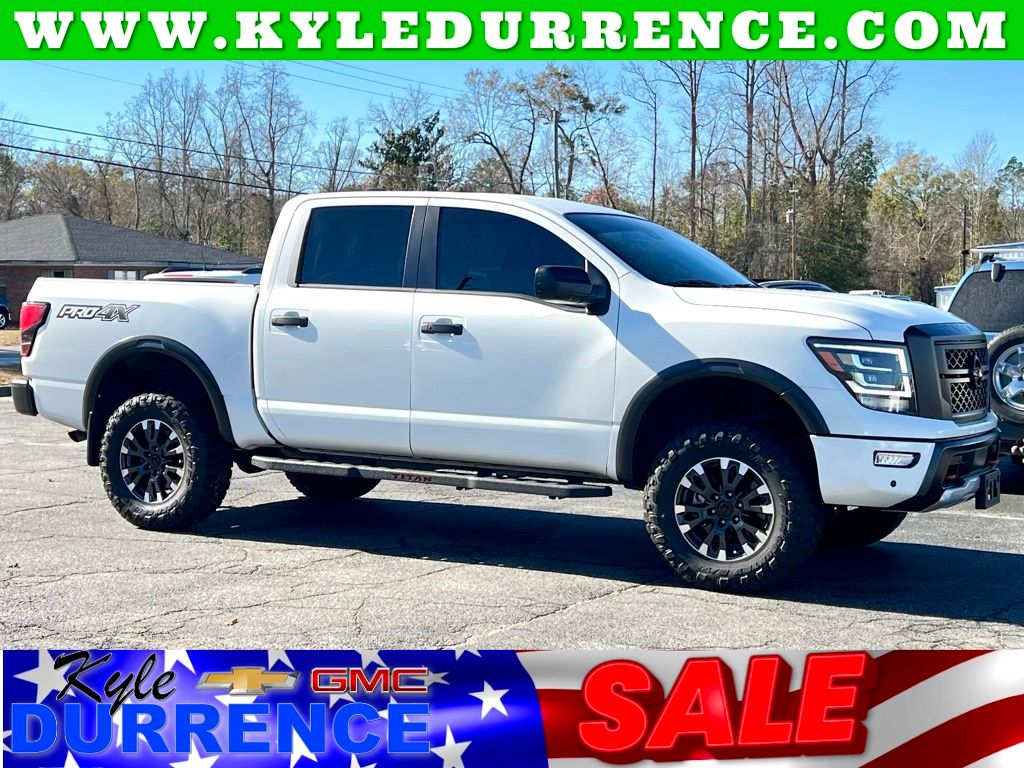2024 Nissan Titan PRO-4X Crew Cab 4WD