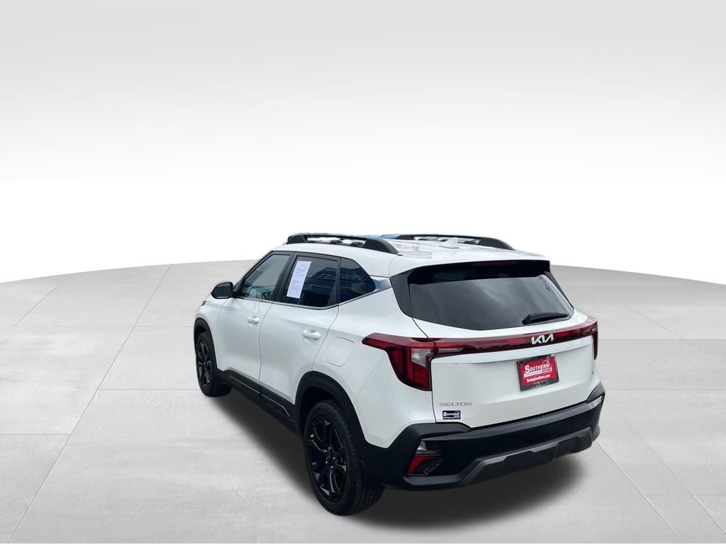 Used 2024 White Kia X-Line image 37