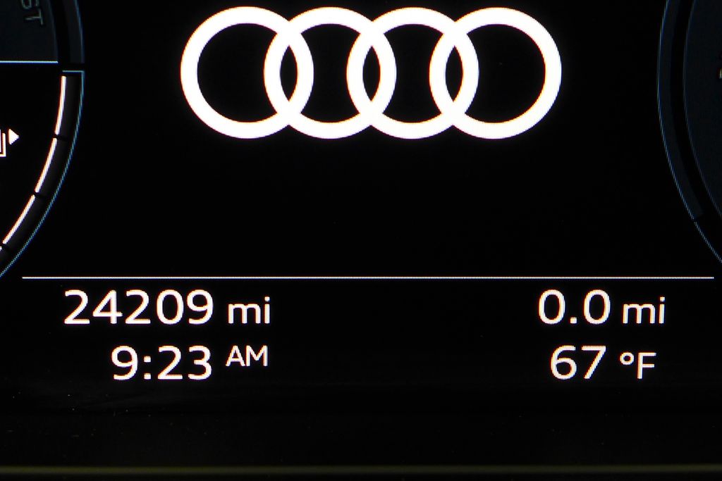 Thumbnail: 2023 Audi Q4 e-tron - 31