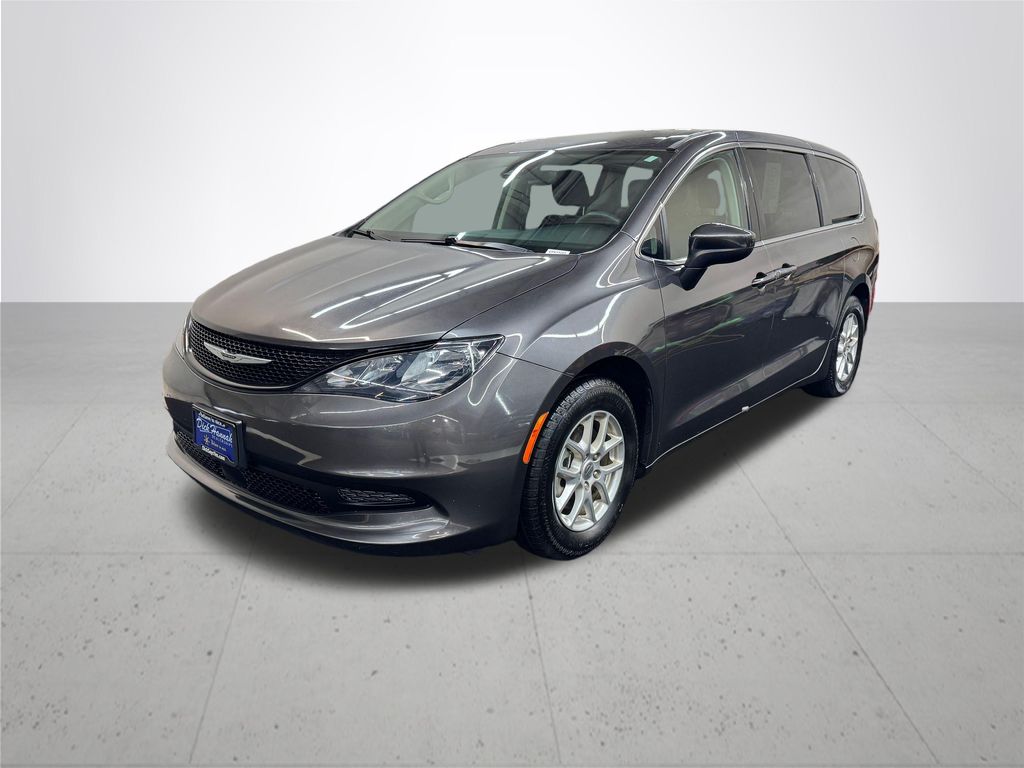 2023 Chrysler Voyager LX