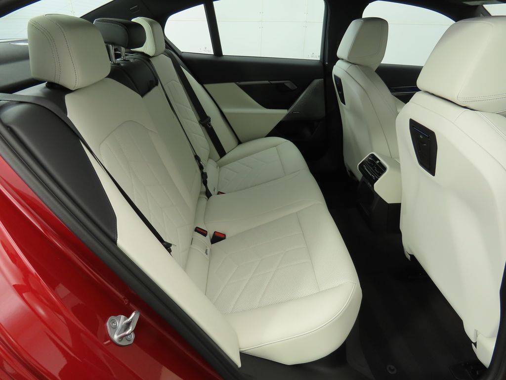 Thumbnail: 2025 BMW i5 - 24