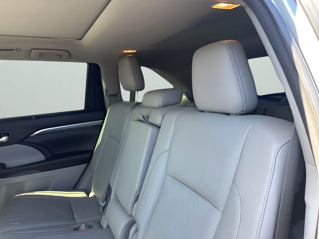 Used Car 2018 Toyota Highlander  For Sale Under $30,000 In Austin, Texas