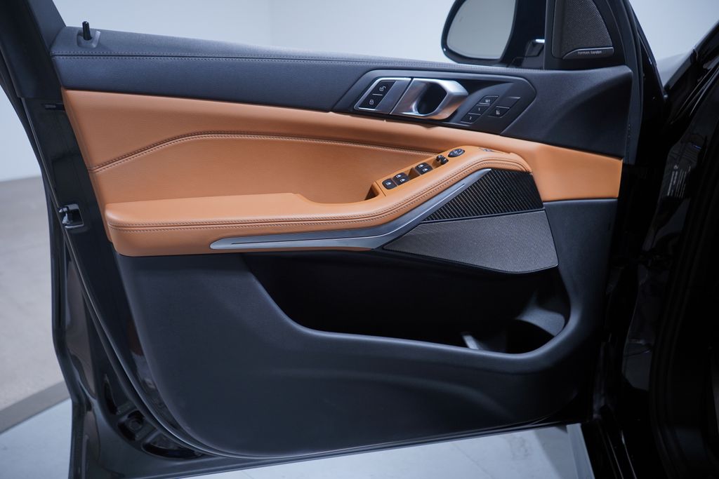 Thumbnail: 2022 BMW X5 - 16