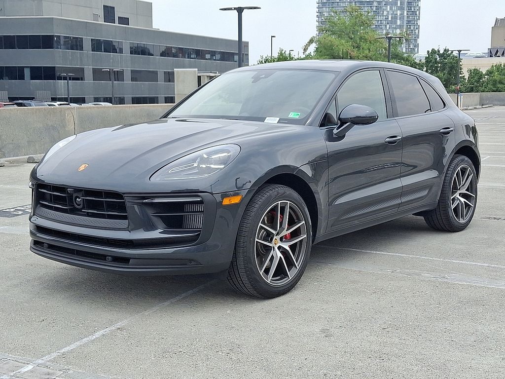 Thumbnail: 2025 Porsche Macan - 1