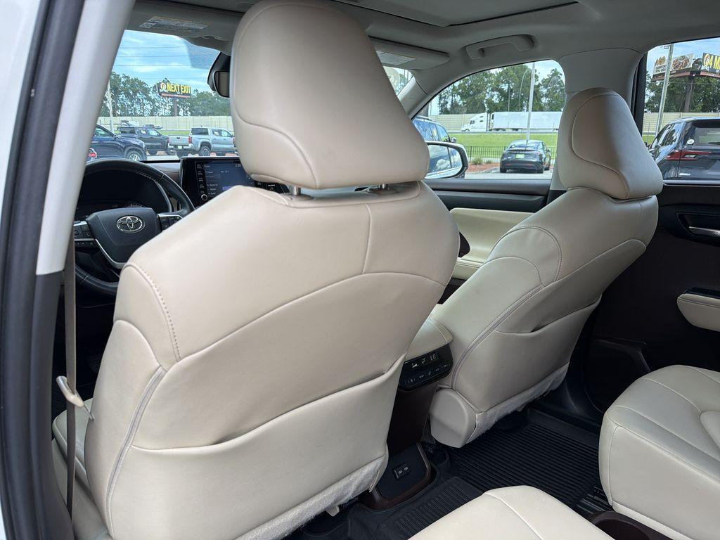 Used 2022 Toyota Highlander Hybrid SUV