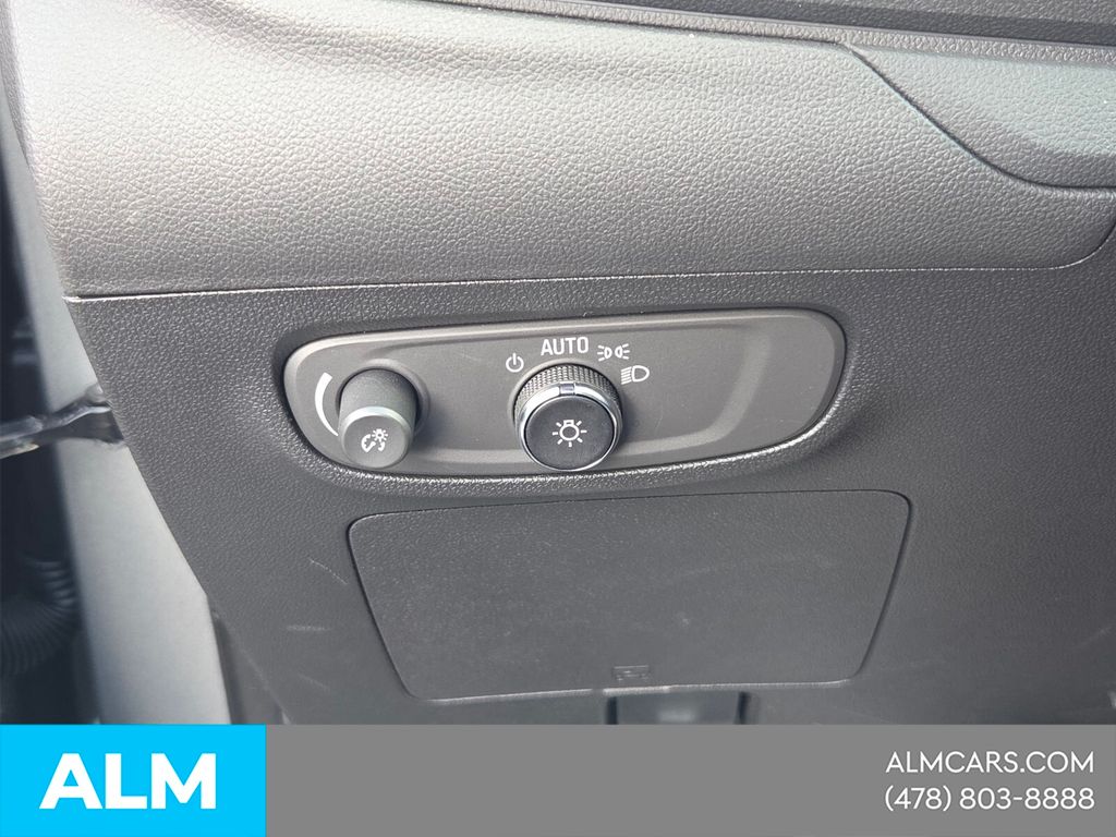 Used 2025 Gray Buick Preferred image 31