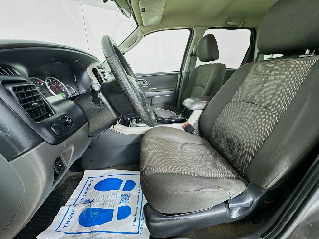 Used Car 2005 Mazda Tribute  S For Sale Under $10,000 In Austin, Texas