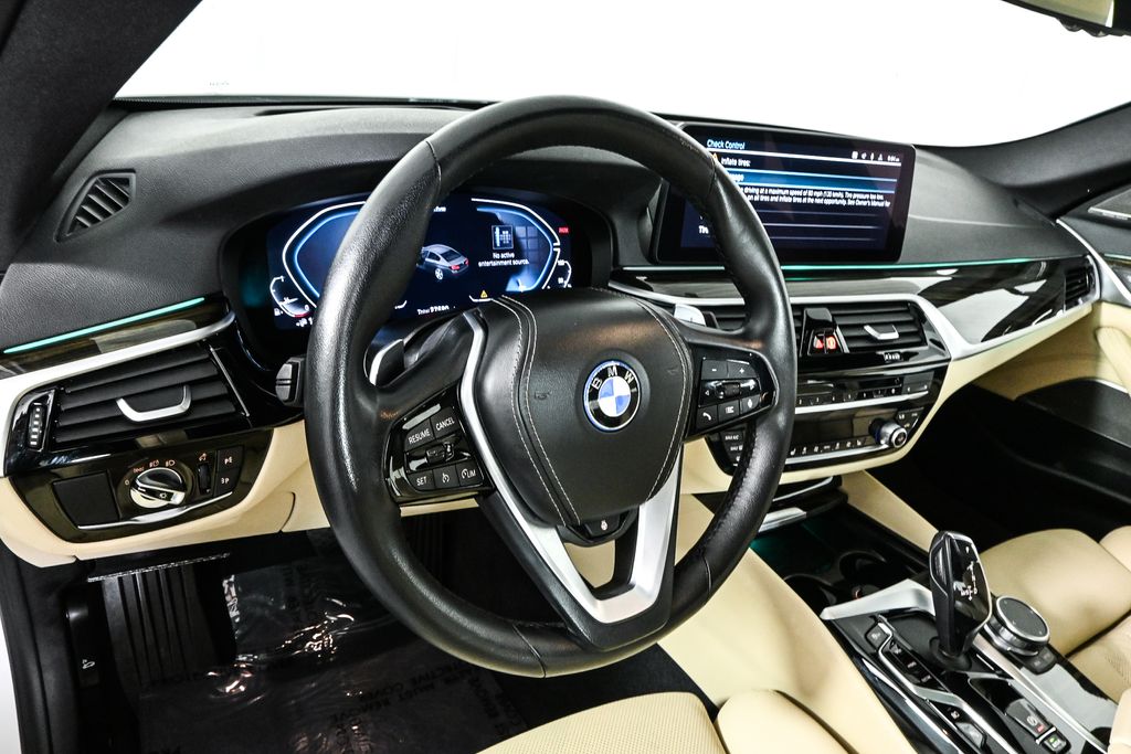 2023 BMW 5 Series 530e iPerformance 9