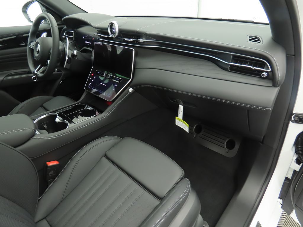 Thumbnail: 2025 Maserati Grecale - 18