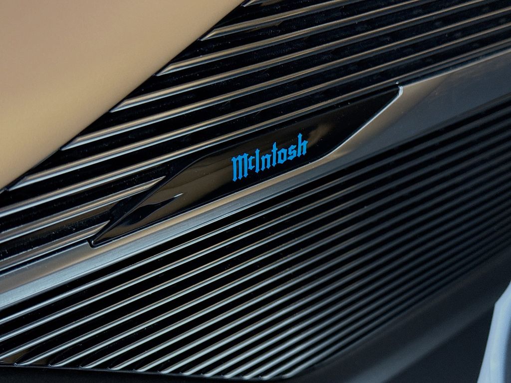 Thumbnail: 2023 Jeep Grand Wagoneer - 19