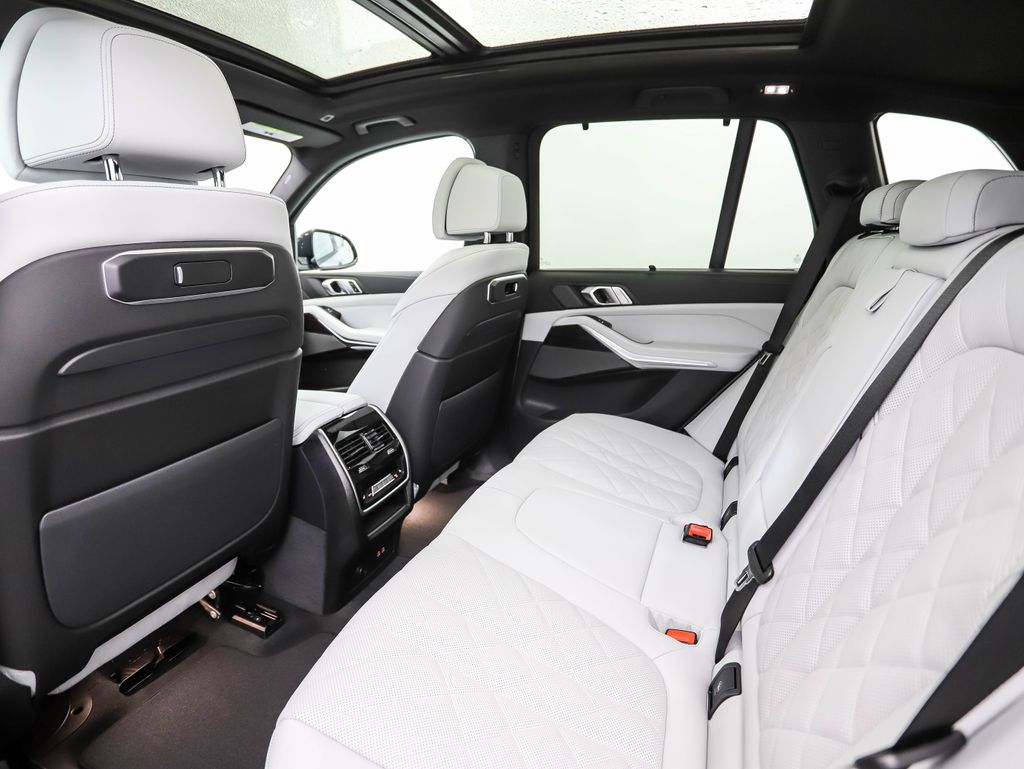 Thumbnail: 2026 BMW X5 - 23