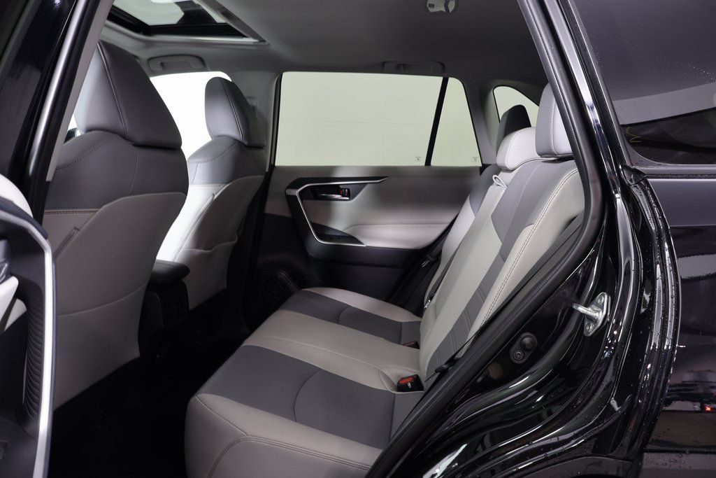 Thumbnail: 2021 Toyota RAV4 - 11